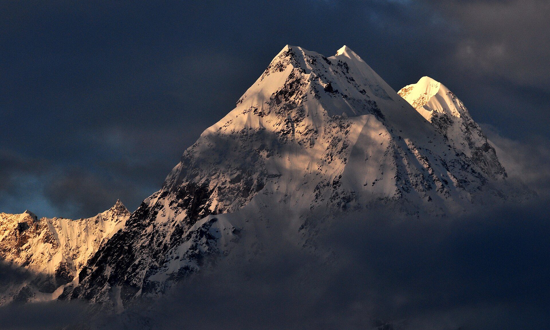 Panchchuli peaks as seen from Munsyari
